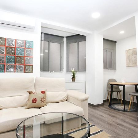 Apartamento En Calle Mendoza - Zona Huelin & 300 Mts De La Playa Apartment Malaga Bagian luar foto