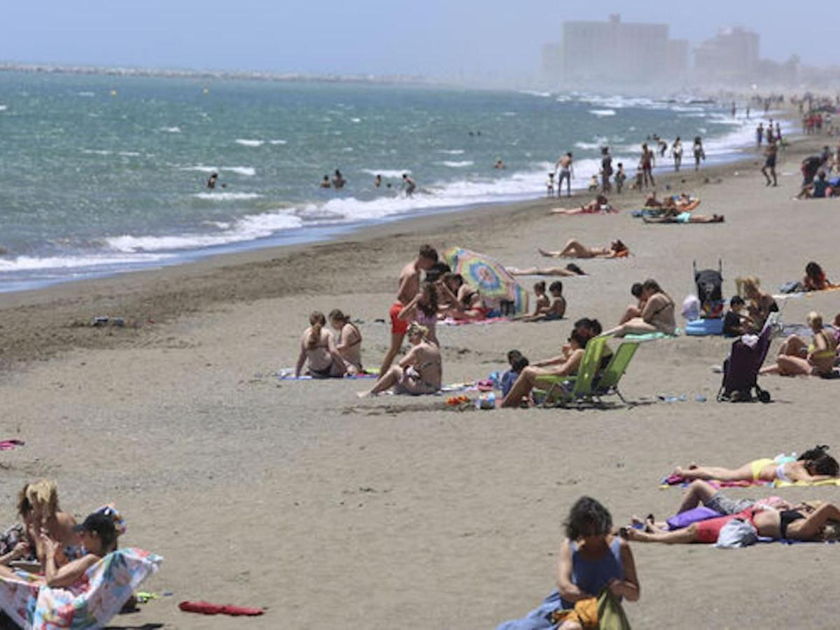 Apartamento En Calle Mendoza - Zona Huelin & 300 Mts De La Playa Apartment Malaga Bagian luar foto