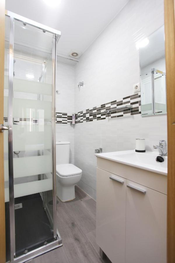 Apartamento En Calle Mendoza - Zona Huelin & 300 Mts De La Playa Apartment Malaga Bagian luar foto