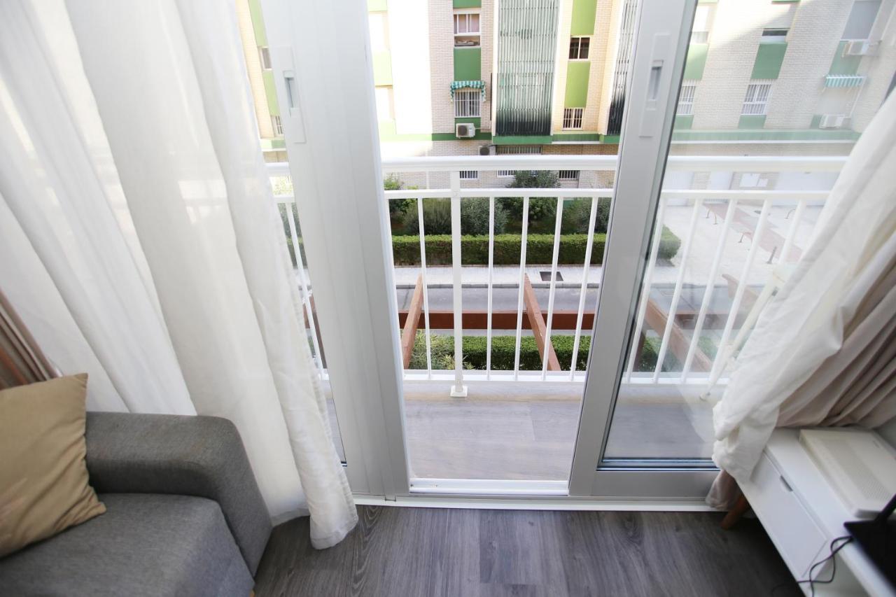 Apartamento En Calle Mendoza - Zona Huelin & 300 Mts De La Playa Apartment Malaga Bagian luar foto