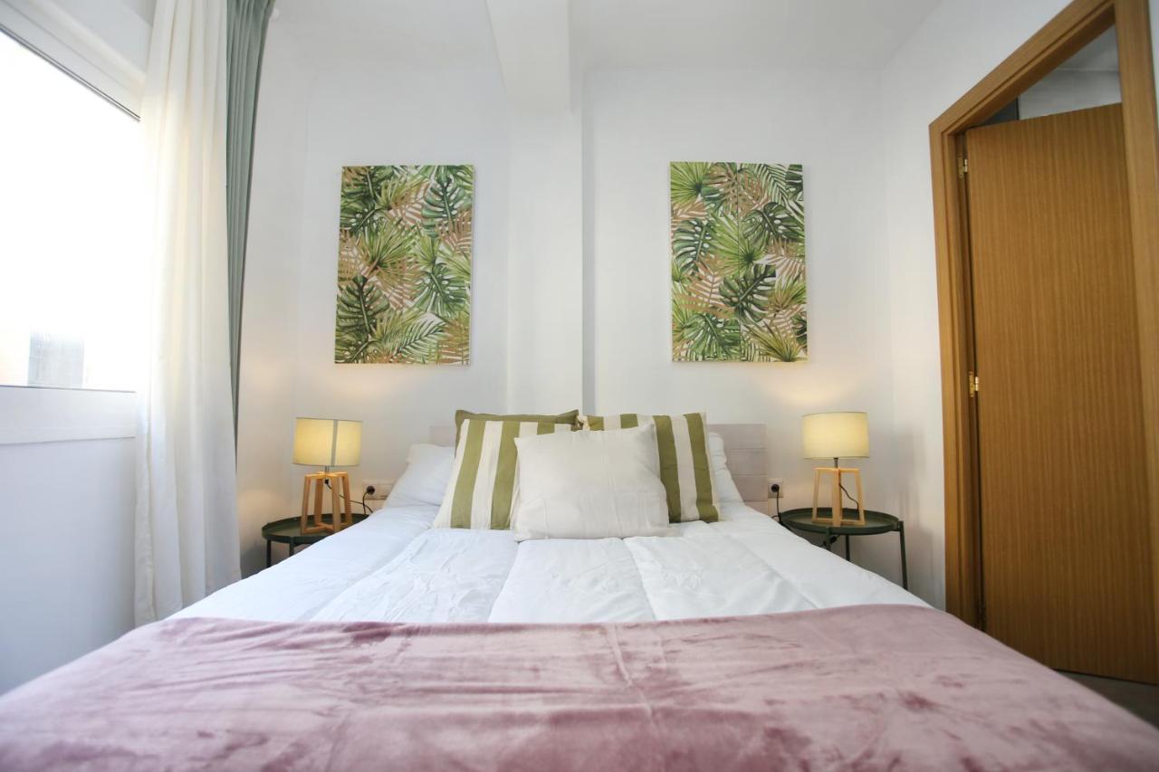 Apartamento En Calle Mendoza - Zona Huelin & 300 Mts De La Playa Apartment Malaga Bagian luar foto