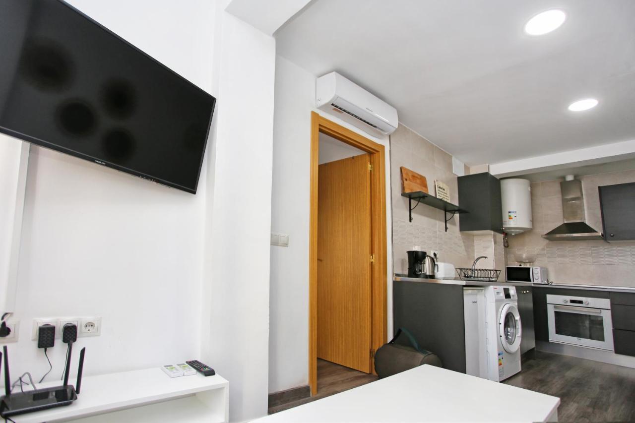 Apartamento En Calle Mendoza - Zona Huelin & 300 Mts De La Playa Apartment Malaga Bagian luar foto