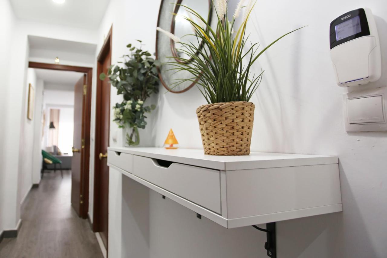 Apartamento En Calle Mendoza - Zona Huelin & 300 Mts De La Playa Apartment Malaga Bagian luar foto