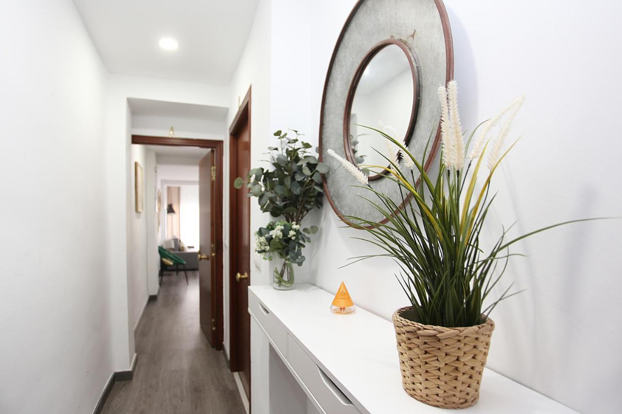 Apartamento En Calle Mendoza - Zona Huelin & 300 Mts De La Playa Apartment Malaga Bagian luar foto