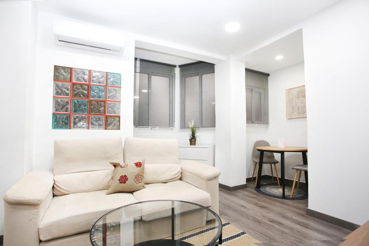Apartamento En Calle Mendoza - Zona Huelin & 300 Mts De La Playa Apartment Malaga Bagian luar foto