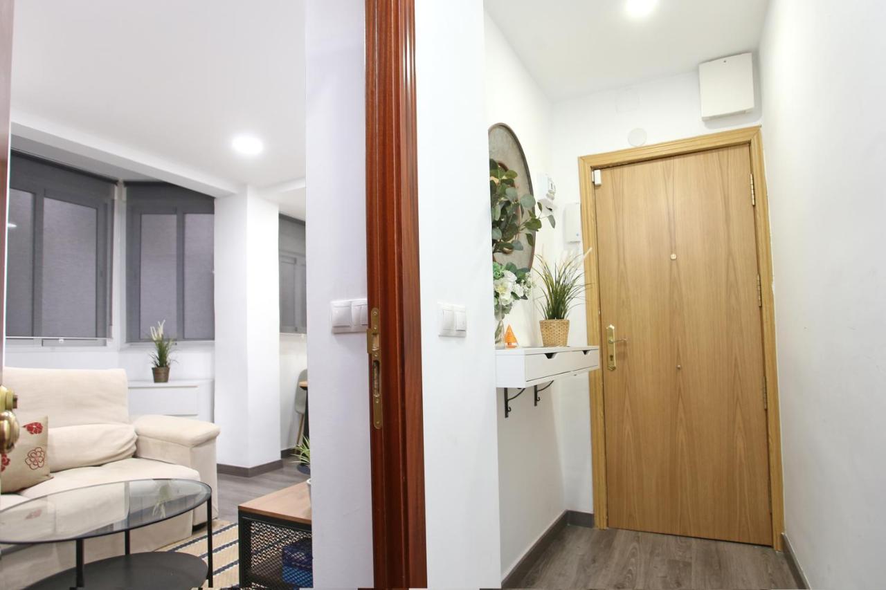 Apartamento En Calle Mendoza - Zona Huelin & 300 Mts De La Playa Apartment Malaga Bagian luar foto