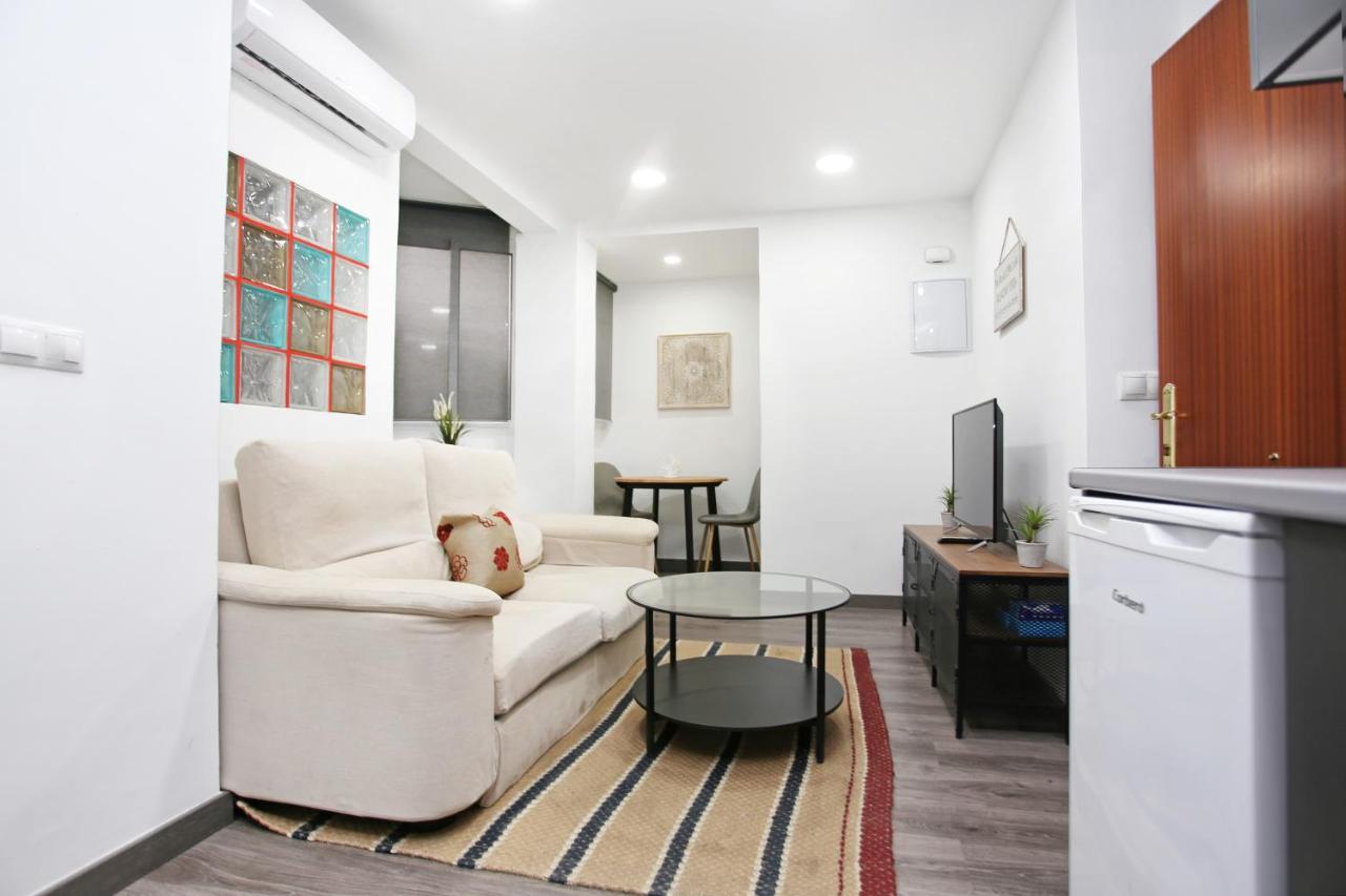 Apartamento En Calle Mendoza - Zona Huelin & 300 Mts De La Playa Apartment Malaga Bagian luar foto